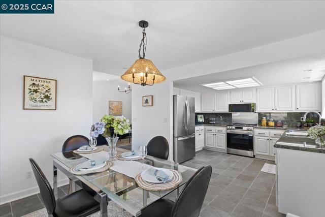 491 Camelback Rd, Pleasant Hill CA: https://media.crmls.org/mediaz/39eba9d0-a844-4096-8e35-200c5ecefd9a.jpg