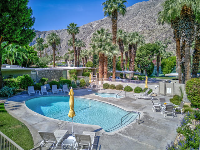 555 W Baristo Road, Palm Springs CA: https://media.crmls.org/mediaz/39ec0d12-7ccb-442b-8d8a-5a735bed0ce4.jpg