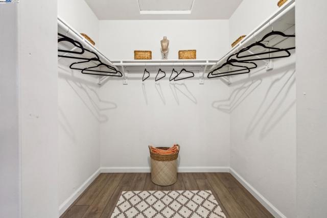 3014 BROADMOOR VIEW, Oakland CA: https://media.crmls.org/mediaz/39ec873c-9d47-4930-acb4-b2893e3b893c.jpg