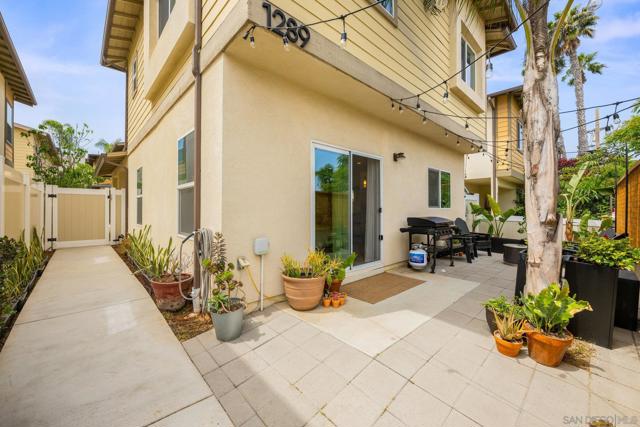 1289 Donax, Imperial Beach CA: https://media.crmls.org/mediaz/39ec95a8-cd9b-4d6e-87cd-d4e6c3b0cccb.jpg