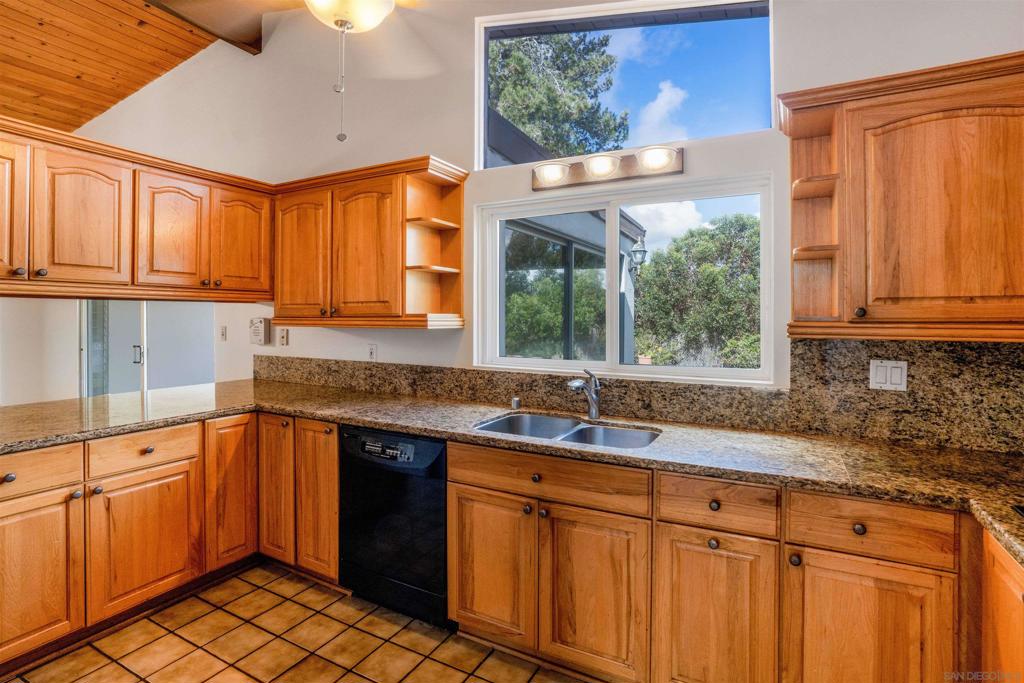 8575 La Jolla Scenic Drive - photo 6