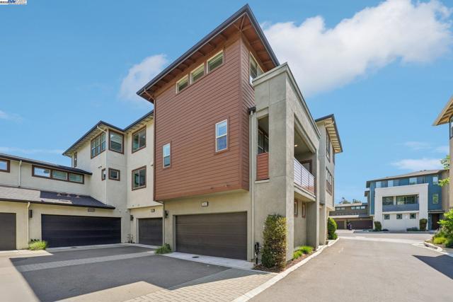 5860 Midnight Place, Dublin CA: https://media.crmls.org/mediaz/39ecd0a5-e630-4eeb-8660-d155f2a9af39.jpg