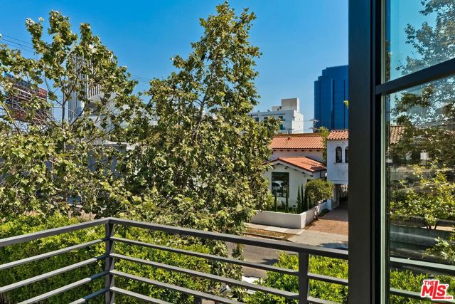 6115 W 6th Street, Los Angeles CA: https://media.crmls.org/mediaz/39ecffef-2065-4f3d-ae90-49b01a4bae83.jpg