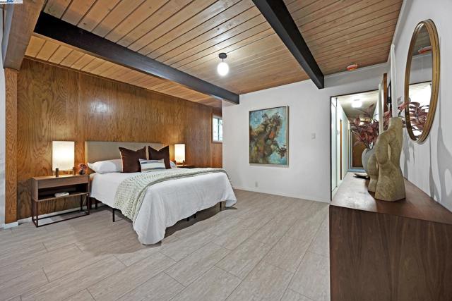 4004 Salem St, Concord CA: https://media.crmls.org/mediaz/39ed1a29-c385-4ef3-9e58-1185bb1db057.jpg