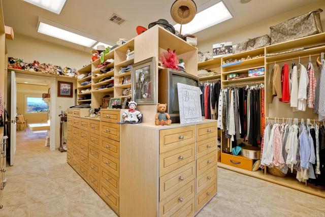 31350 Lake Vista Circle, Bonsall, California 92003, 4 Bedrooms Bedrooms, ,4 BathroomsBathrooms,Residential,For Sale,31350 Lake Vista Circle,CRNDP2409644