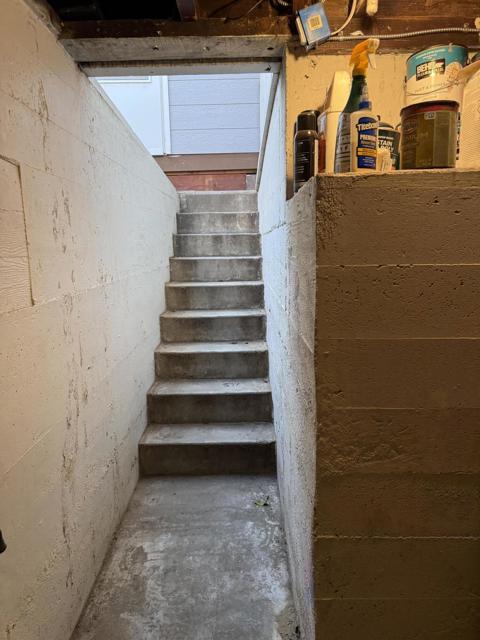 4151 Homewood Court, Riverside CA: https://media.crmls.org/mediaz/39eea0e6-31bf-4ab3-b3fa-305951adcbae.jpg