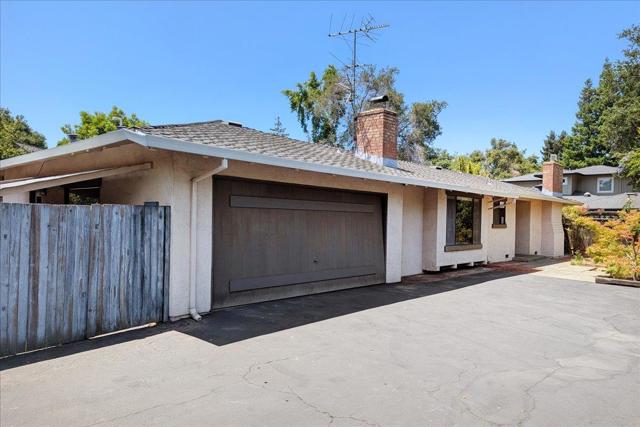 60 View Street, Los Altos CA: https://media.crmls.org/mediaz/39eeea80-ca53-4092-a4c9-bf5b2aa2ab83.jpg