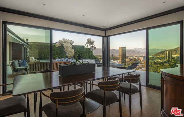 3526 Wrightwood Court, Studio City CA: https://media.crmls.org/mediaz/39f2172d-a4b5-462b-a30c-eeec54bb5b45.jpg