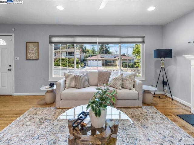 2457 San Carlos Ave, Castro Valley CA: https://media.crmls.org/mediaz/39f23f91-bdf8-4e81-a146-54048b7eb356.jpg