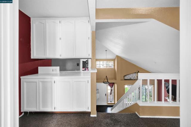 1974 Paradise Valley Ct, Tracy CA: https://media.crmls.org/mediaz/39f29960-6ab2-4f0f-82a1-44f3b805b839.jpg