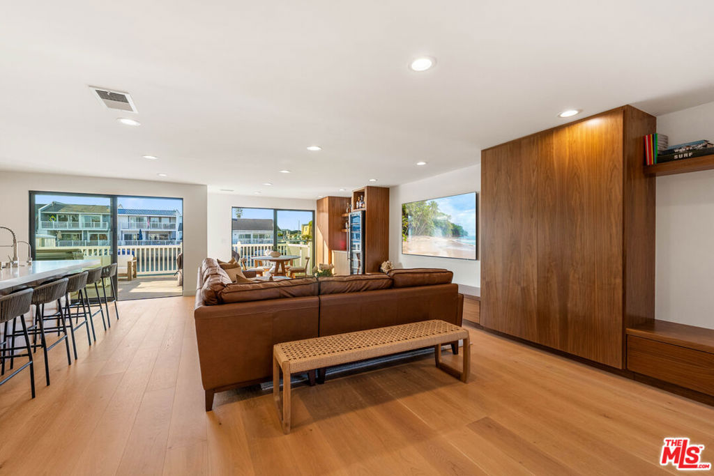 4405 Costa De Oro Avenue