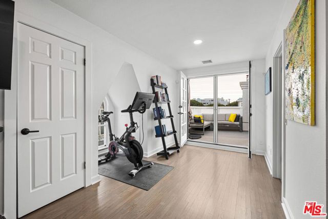 2622 2nd Street, Santa Monica CA: https://media.crmls.org/mediaz/39f43212-4368-40be-b8bd-2f2a2ee7ec72.jpg