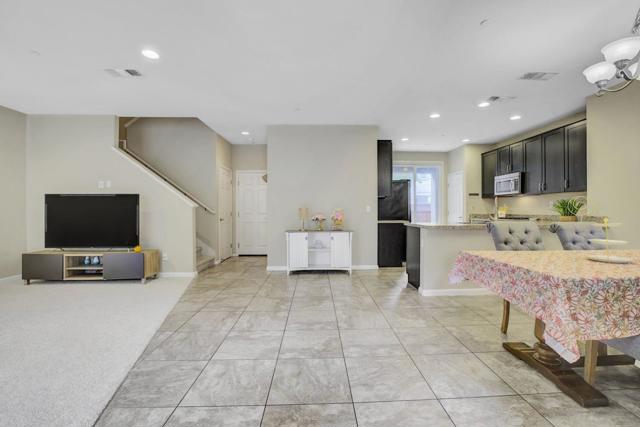 7934 Spanish Oak Circle, Gilroy CA: https://media.crmls.org/mediaz/39f46aac-c962-4f18-9723-c376b6bf385d.jpg