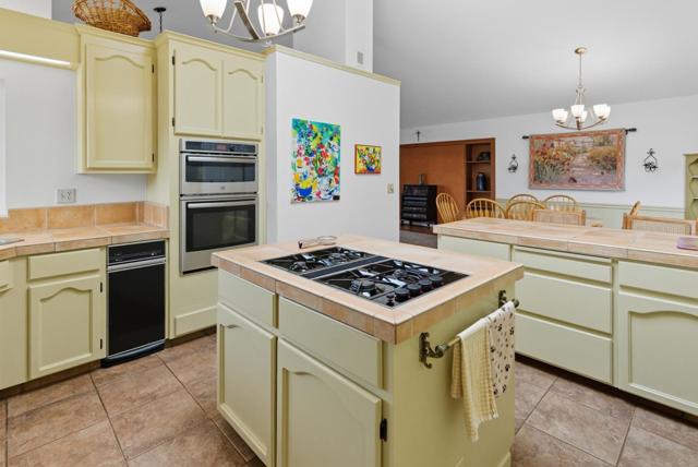 7547 Arden Way, Aptos CA: https://media.crmls.org/mediaz/39f491e1-ffc5-45db-9171-cb03bcc62509.jpg