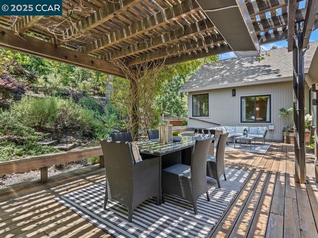 27 Toledo Dr, Lafayette CA: https://media.crmls.org/mediaz/39f4e19a-6406-4927-b2fd-f902c81c42ac.jpg