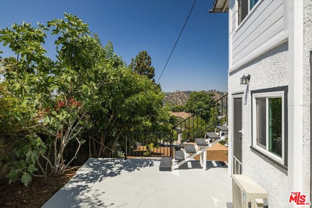 621 Isabel Street, Los Angeles CA: https://media.crmls.org/mediaz/39f5004b-9ead-46a5-b8b5-9af23538e2fe.jpg