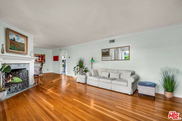 3506 Wrightwood Court photo 8