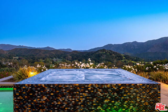 26767 Mulholland Highway, Calabasas CA: https://media.crmls.org/mediaz/39f71966-ce0c-454a-924d-3678438964d9.jpg
