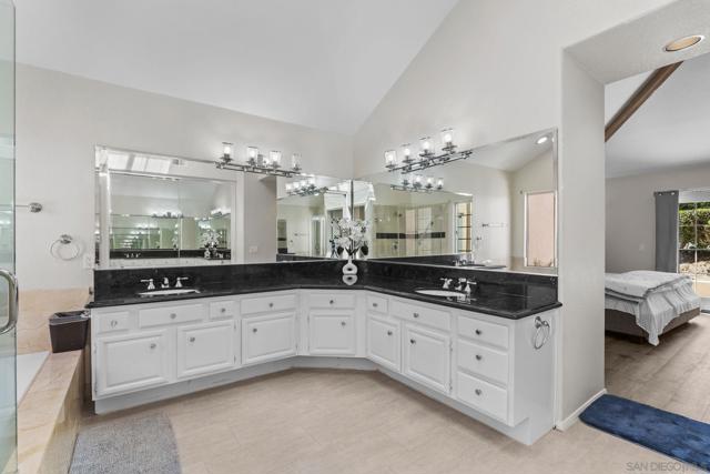 12027 Caminito Corriente, San Diego CA: https://media.crmls.org/mediaz/39f7588f-166a-4010-8a61-675987cc17b0.jpg