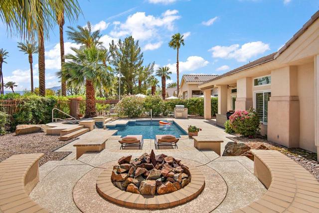 37948 Breeze Way, Palm Desert CA: https://media.crmls.org/mediaz/39f77e3e-42e7-449d-ab35-2b6dfa4e4672.jpg