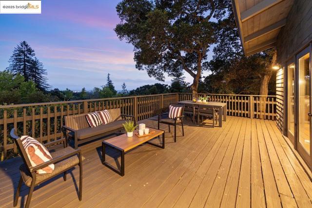 99 Lexford Rd, Piedmont CA: https://media.crmls.org/mediaz/39f7933a-9326-49f9-a19b-011a1a3537e1.jpg