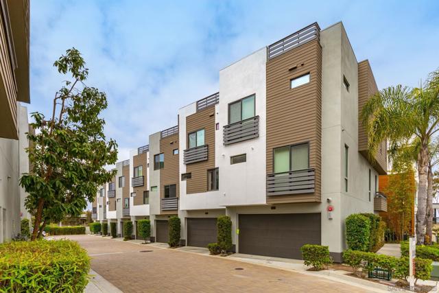 2511 State St, Carlsbad CA: https://media.crmls.org/mediaz/39f7c138-2f11-460e-983e-cf5386c83b6a.jpg