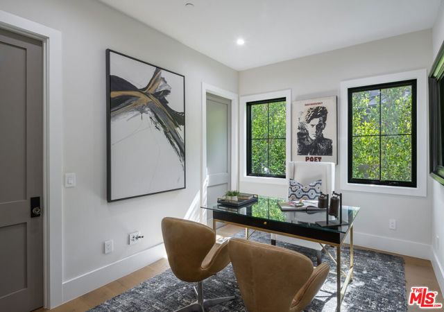 1534 N Beverly Drive, Beverly Hills CA: https://media.crmls.org/mediaz/39f7f1f0-5310-474e-b139-16d33fc8dbf7.jpg
