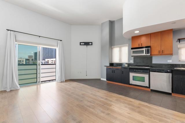 Image 16 of 35 For 550 15th Street 809