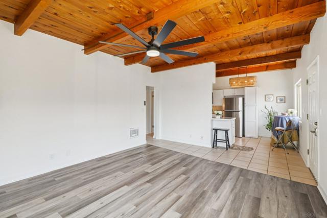 519 Stratford Ct, Del Mar CA: https://media.crmls.org/mediaz/39f8a991-8701-4afa-8d26-33c303680398.jpg