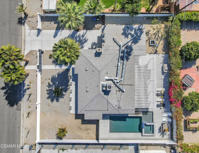 677 S Highland Drive, Palm Springs CA: https://media.crmls.org/mediaz/39f959cb-20b9-44e5-8a03-de6f74d0dc92.jpg
