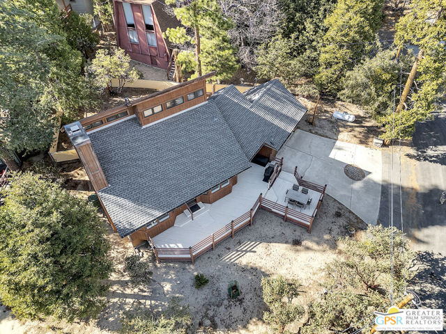 25181 Gail Drive, Idyllwild CA: https://media.crmls.org/mediaz/39f9a96c-56c2-479a-8ca5-5bb29342b0c6.jpg