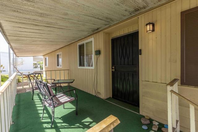 Detail Gallery Image 6 of 12 For 718 Sycamore #104,  Vista,  CA 92083 - 2 Beds | 2 Baths