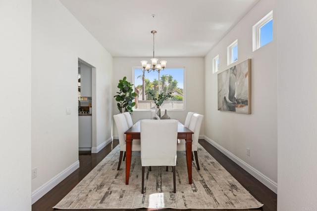 2490 Bear Rock Gln, Escondido CA: https://media.crmls.org/mediaz/39f9bc38-ec13-4a87-96cf-89e10049eb03.jpg