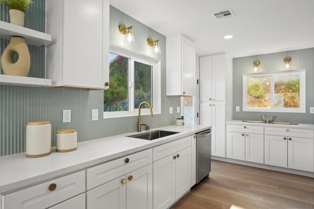 4334 Valle Dr., La Mesa CA: https://media.crmls.org/mediaz/39f9f783-af43-4bd6-a410-9416d6d2ba13.jpg