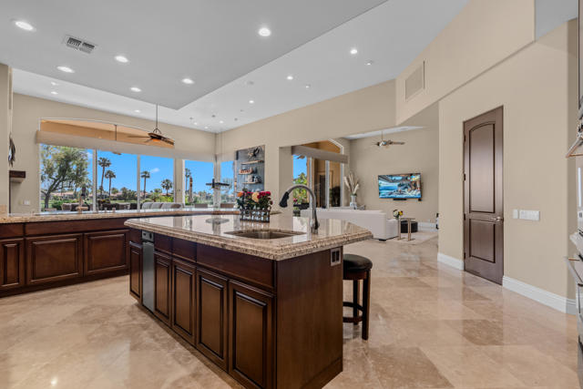 28-49568 Via Conquistador-13