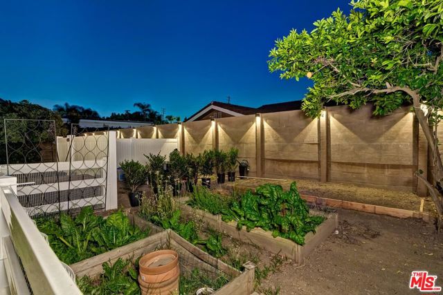 Image 30 of 33 For 8730 Encino Avenue