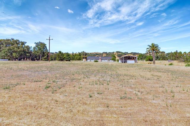 13560 Santa Teresa Boulevard, San Martin CA: https://media.crmls.org/mediaz/39fba453-2760-41ca-bb8b-3ad1b0cd891a.jpg