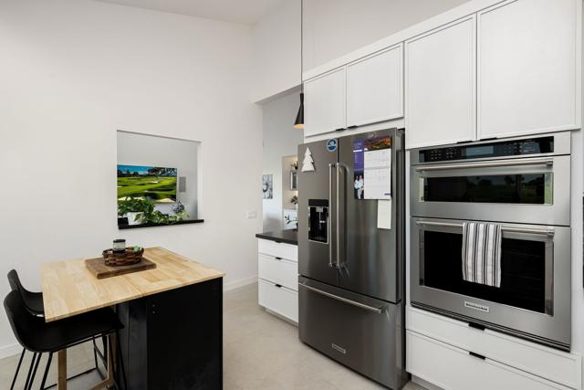 54808 Inverness Way, La Quinta CA: https://media.crmls.org/mediaz/39fc08b4-02f2-4978-ac55-aff090af7543.jpg