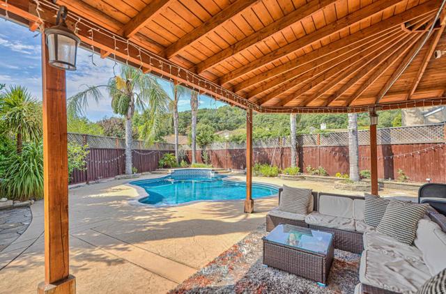 Image 15 of 35 For 9740 Linnet Court