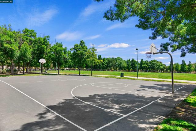 3240 Maguire Way, Dublin CA: https://media.crmls.org/mediaz/39fce5ab-69bf-4880-b8a9-7016b6ae6692.jpg
