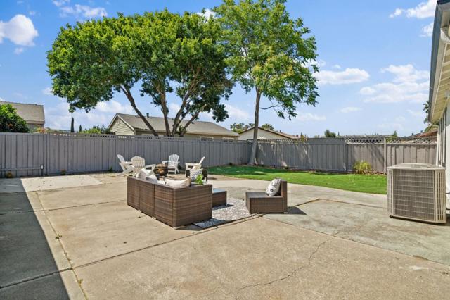 1868 Bagpipe Way, San Jose CA: https://media.crmls.org/mediaz/39fcfd77-09c0-44f6-8c2e-4182c99d88d6.jpg