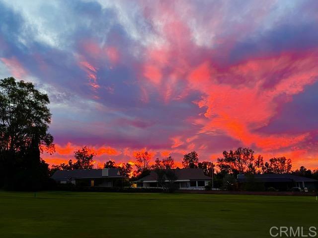 1054 La Sombra Drive, San Marcos CA: https://media.crmls.org/mediaz/39fd0f14-5da3-425e-a1b1-94fd54eb874e.jpg