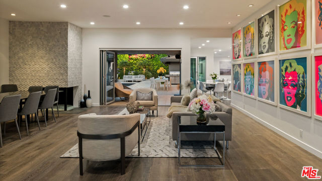602 N Whittier Drive, Beverly Hills CA: https://media.crmls.org/mediaz/39fe13f8-208c-4cd8-957b-b90abe7d7bb9.jpg