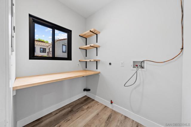 3160 Goldfinch St, San Diego CA: https://media.crmls.org/mediaz/39fe3d4d-582f-4b8a-a12b-6cd6f8e1c074.jpg