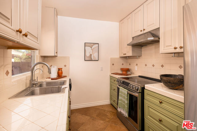 2646 Rich Street photo 8