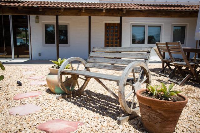 1047 Highland Dr, Del Mar CA: https://media.crmls.org/mediaz/39fe9c41-3517-435f-913c-174e38b97ca9.jpg