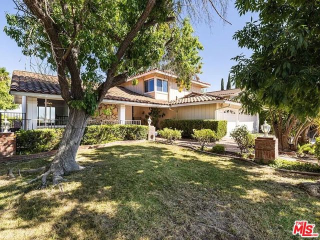 1096 Stoneshead Court photo 4