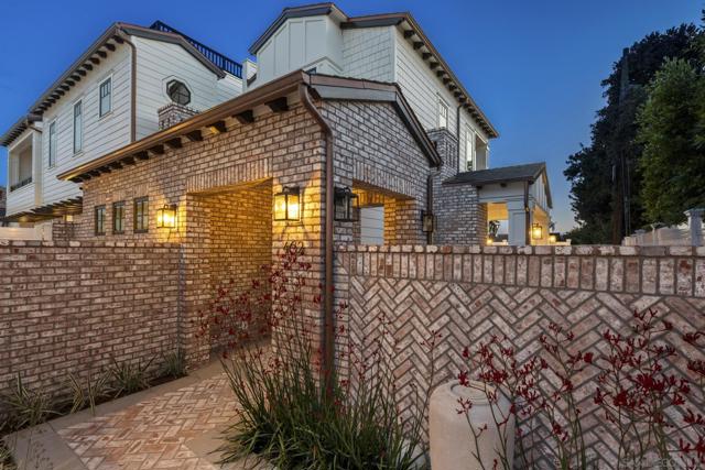 462 Westbourne Street, La Jolla CA: https://media.crmls.org/mediaz/39ff2f27-863f-4015-8df4-9bf1b5e805fe.jpg