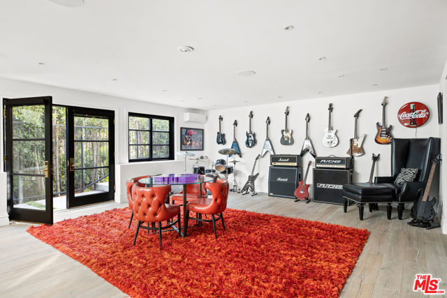 1457 Blue Jay Way, Los Angeles CA: https://media.crmls.org/mediaz/39ff38f1-6f66-4961-9115-fff9af1b9400.jpg