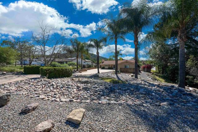 Detail Gallery Image 5 of 35 For 24363 Del Amo Rd, Ramona,  CA 92065 - 3 Beds | 2 Baths